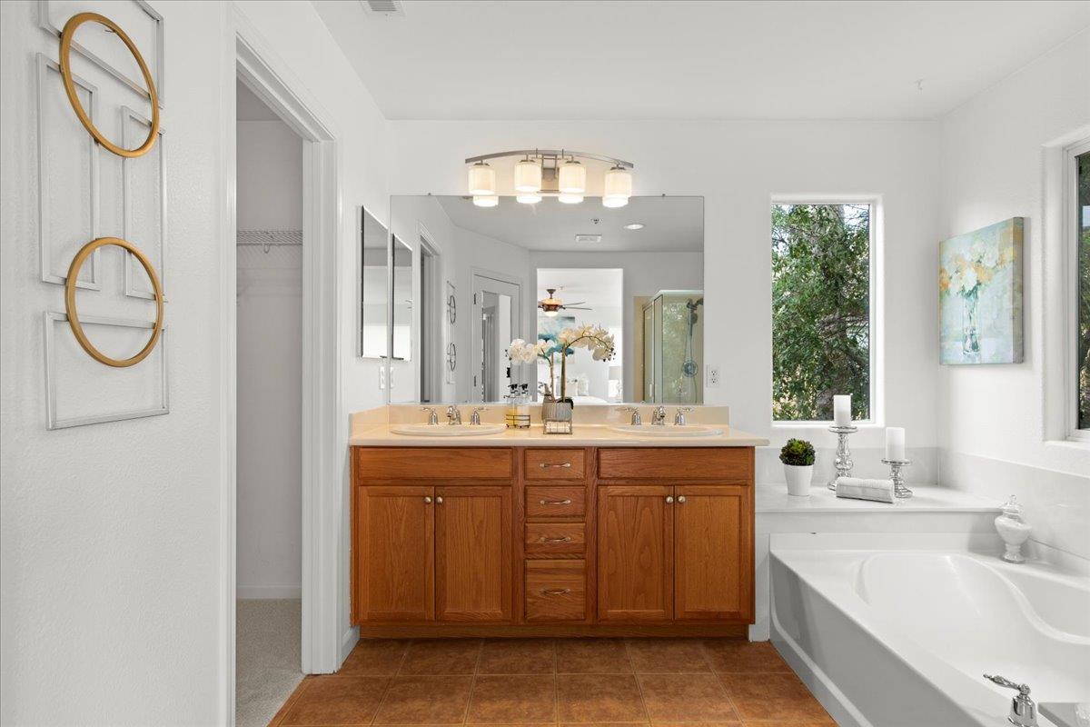 Detail Gallery Image 15 of 31 For 35 Paseo Dr, Watsonville,  CA 95076 - 4 Beds | 2/1 Baths