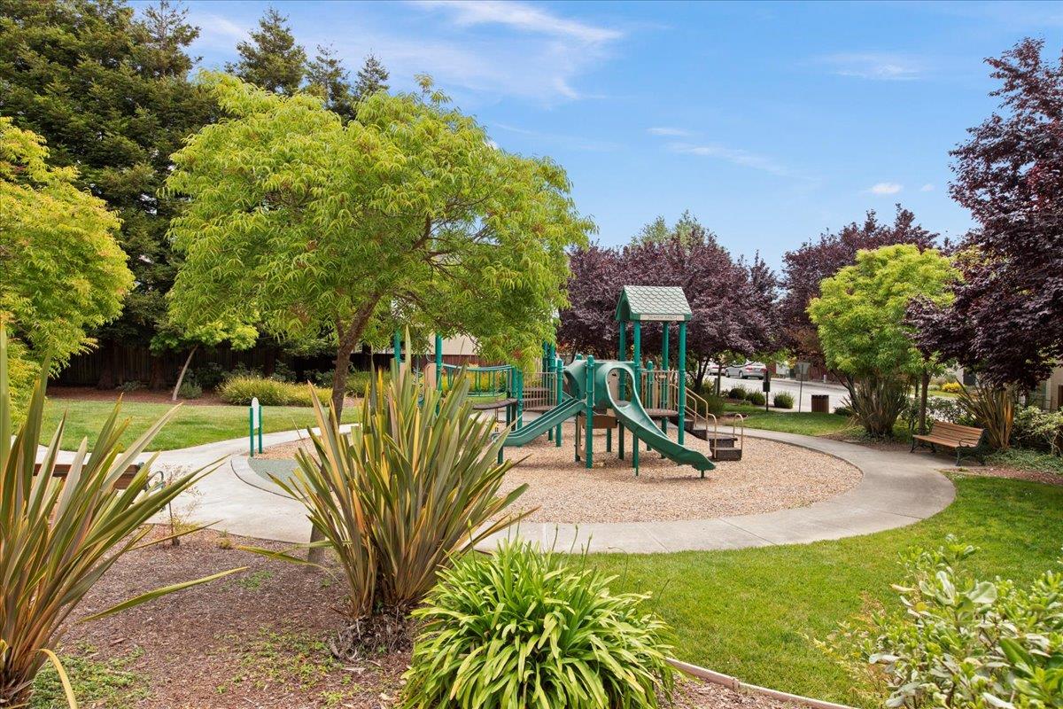 Detail Gallery Image 27 of 31 For 35 Paseo Dr, Watsonville,  CA 95076 - 4 Beds | 2/1 Baths