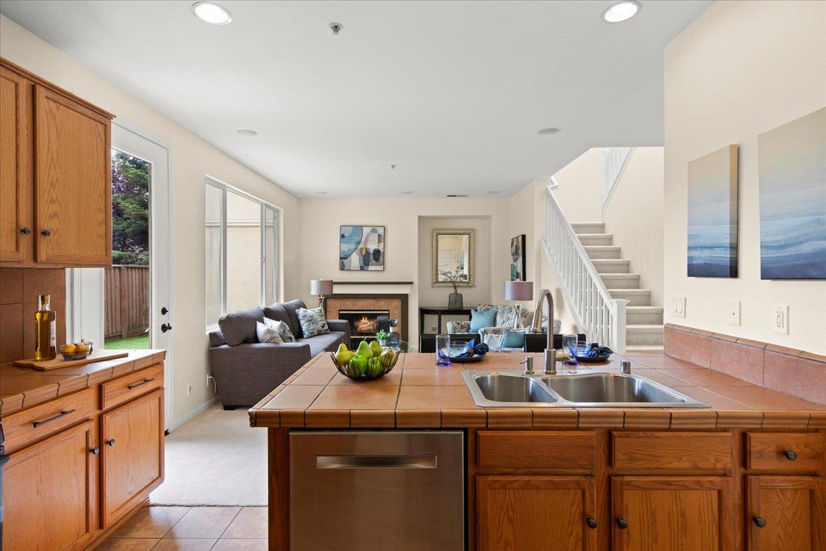 Detail Gallery Image 7 of 31 For 35 Paseo Dr, Watsonville,  CA 95076 - 4 Beds | 2/1 Baths