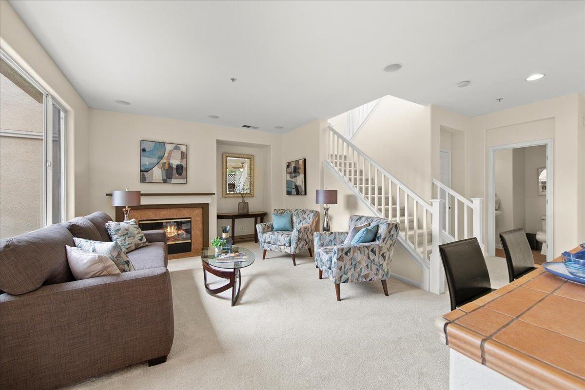 Detail Gallery Image 8 of 31 For 35 Paseo Dr, Watsonville,  CA 95076 - 4 Beds | 2/1 Baths