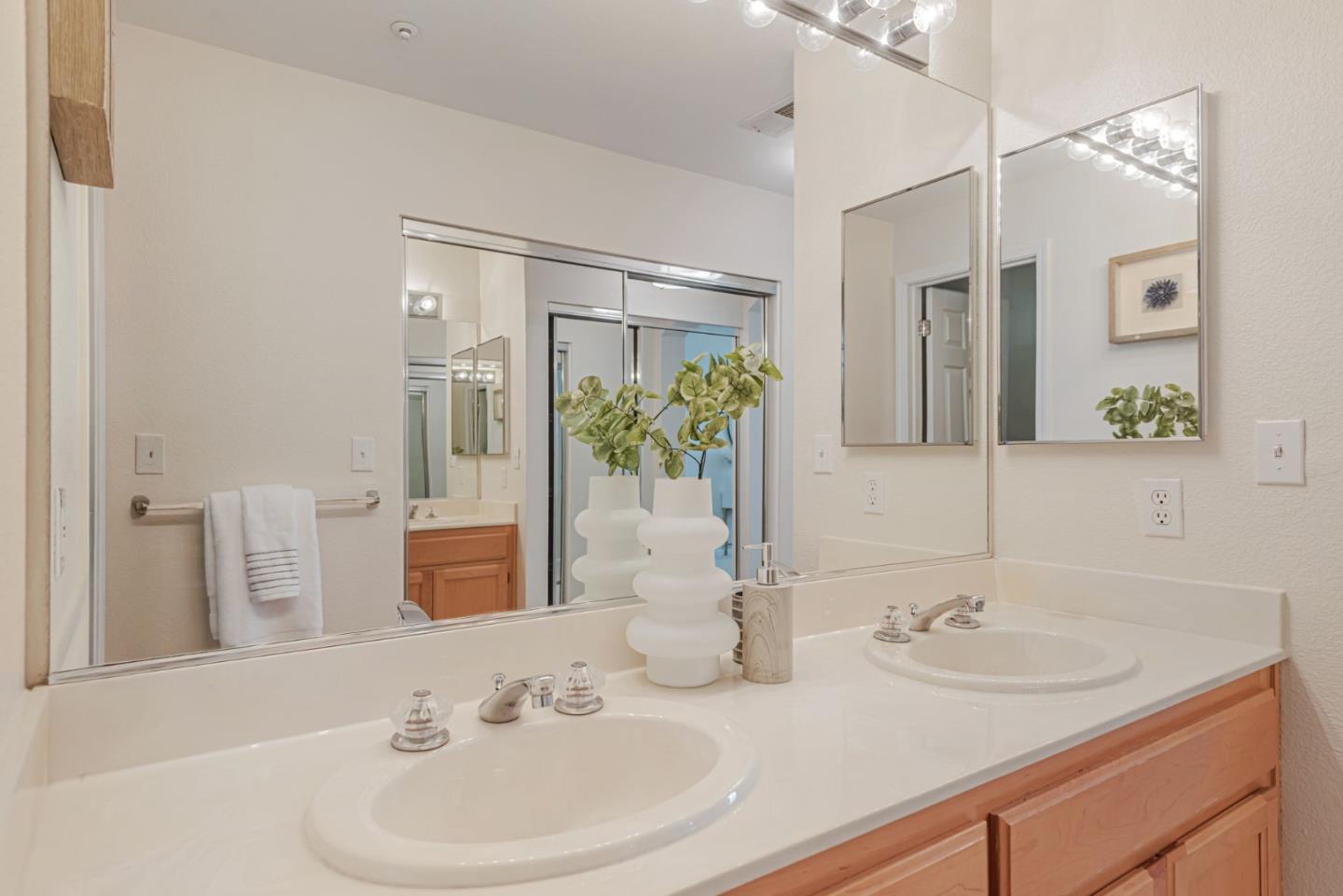Detail Gallery Image 27 of 49 For 1000 Davit Ln #126,  Redwood Shores,  CA 94065 - 2 Beds | 2 Baths