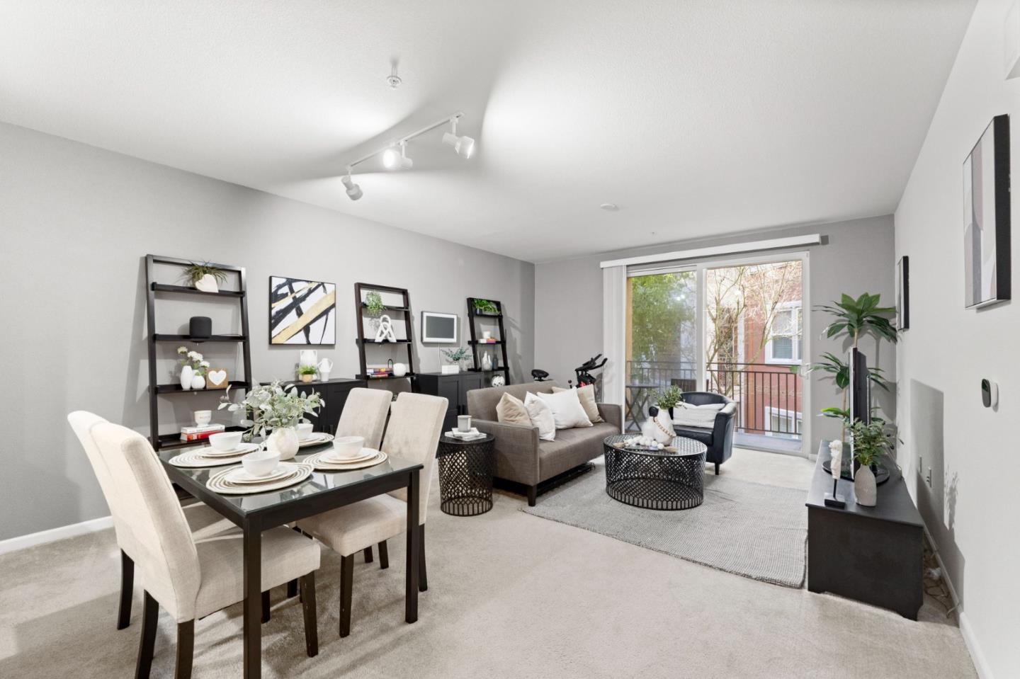 Detail Gallery Image 1 of 9 For 809 Auzerais #209,  San Jose,  CA 95126 - 1 Beds | 1/1 Baths