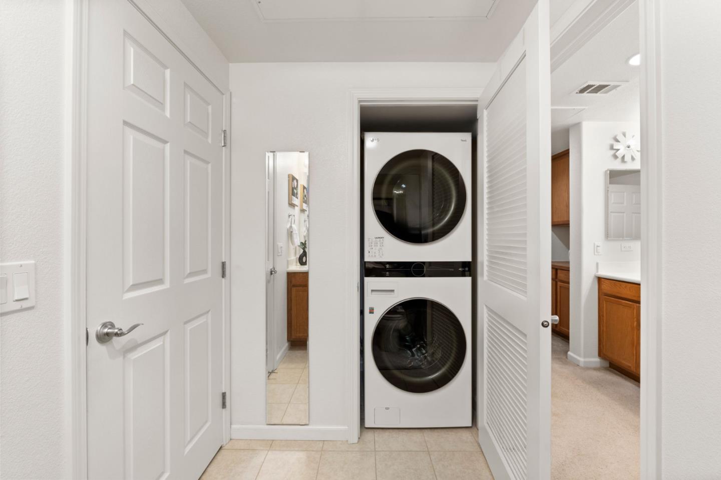Detail Gallery Image 7 of 9 For 809 Auzerais #209,  San Jose,  CA 95126 - 1 Beds | 1/1 Baths
