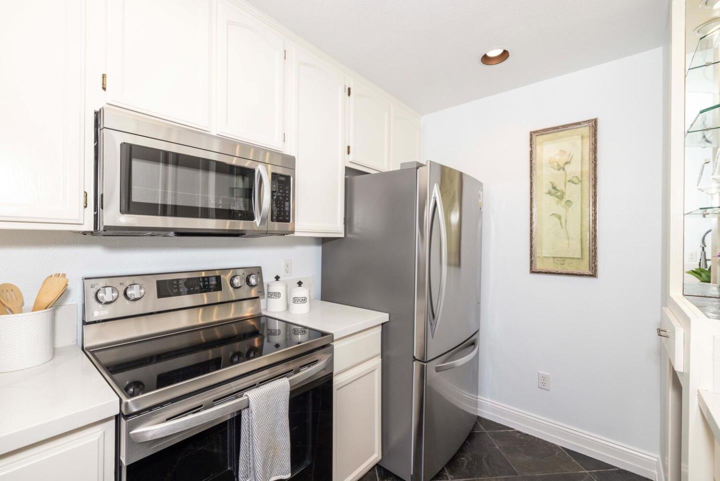 Detail Gallery Image 14 of 28 For 2309 Hastings Shore Ln, Redwood City,  CA 94065 - 1 Beds | 1 Baths