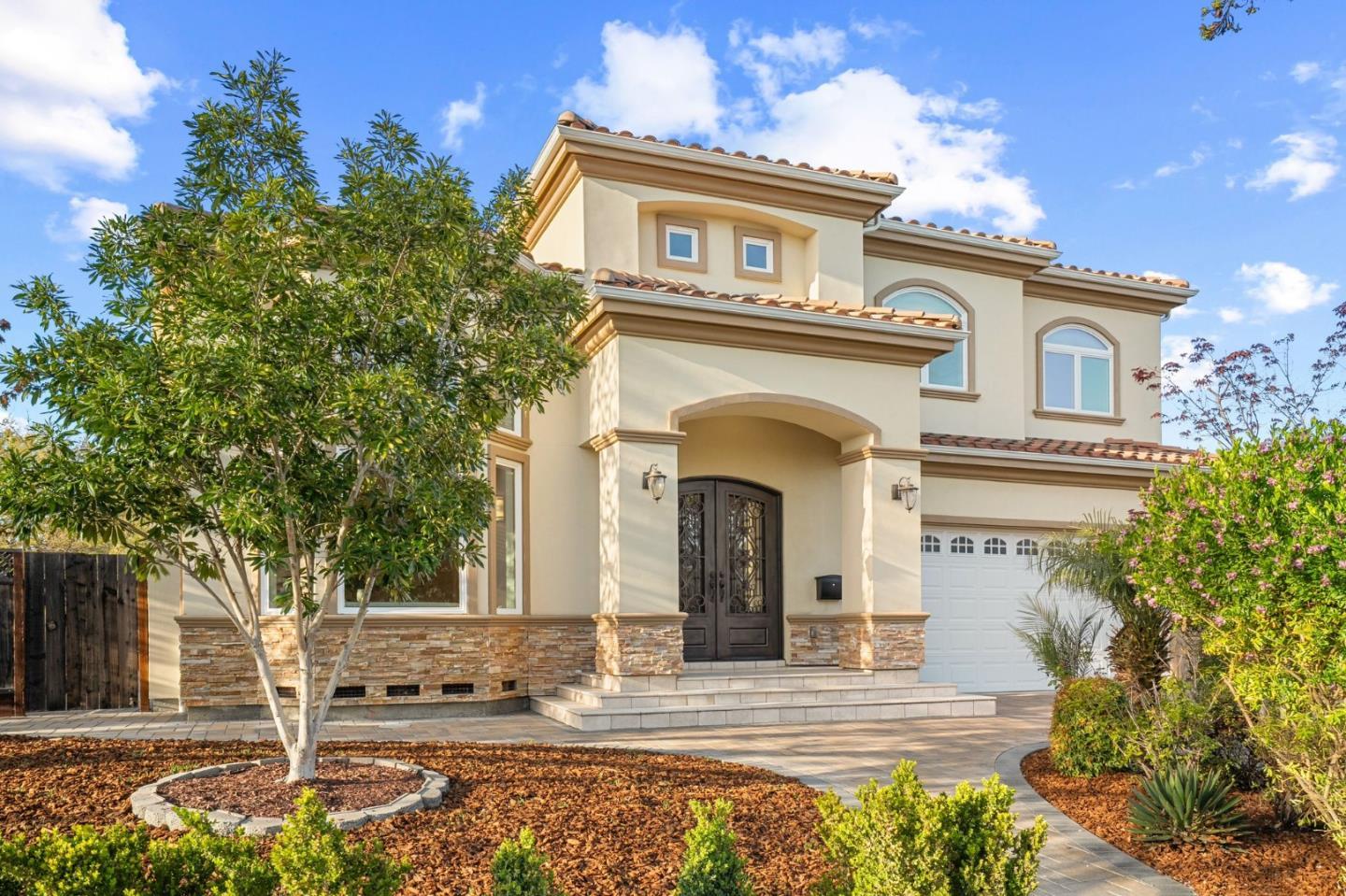Detail Gallery Image 2 of 53 For 6697 Prospect Rd, San Jose,  CA 95129 - 5 Beds | 4/1 Baths
