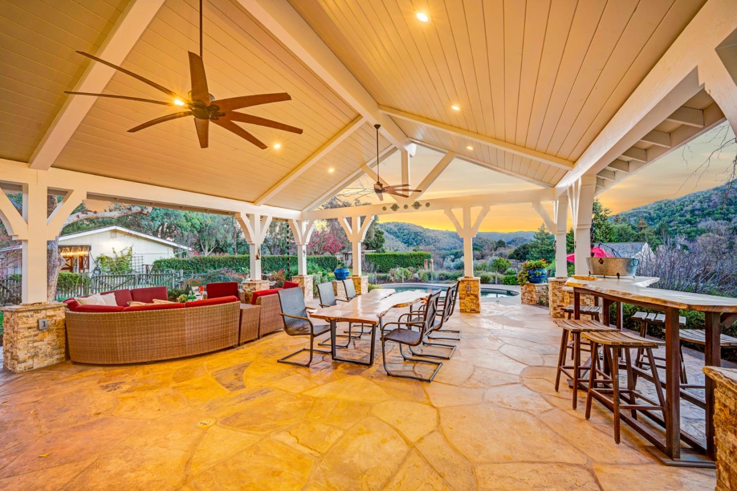 Detail Gallery Image 10 of 51 For 12170 Calle Uvas, Gilroy,  CA 95020 - 4 Beds | 2/1 Baths