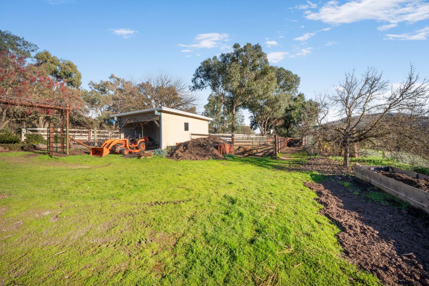 Detail Gallery Image 45 of 51 For 12170 Calle Uvas, Gilroy,  CA 95020 - 4 Beds | 2/1 Baths