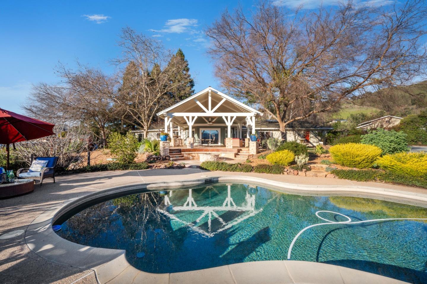 Detail Gallery Image 8 of 51 For 12170 Calle Uvas, Gilroy,  CA 95020 - 4 Beds | 2/1 Baths