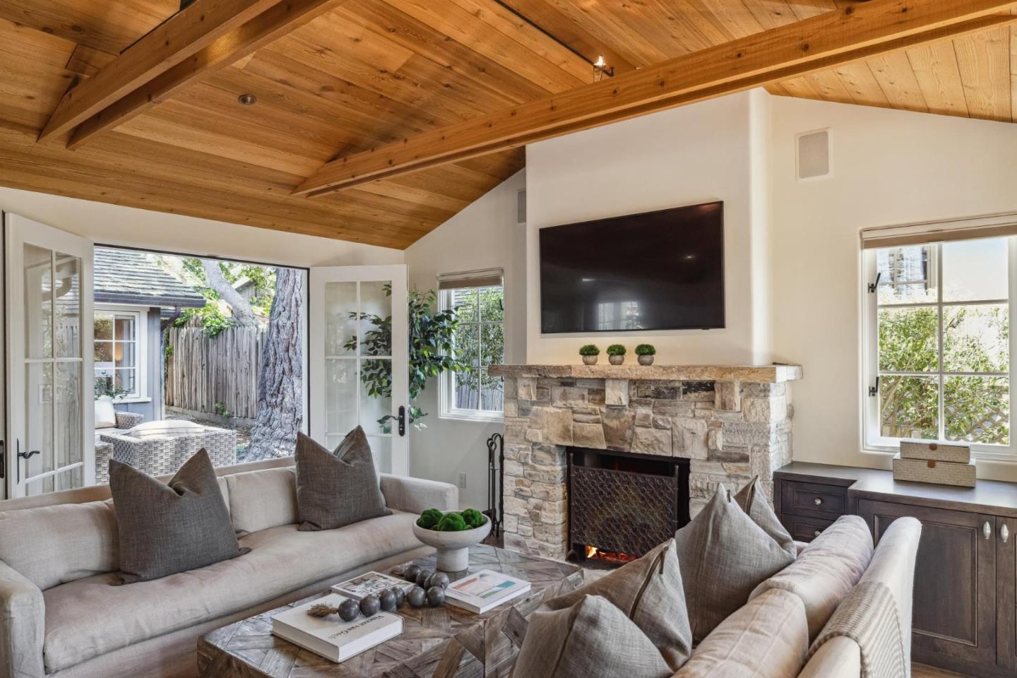 Detail Gallery Image 10 of 52 For 0 Lopez 8ne of 4th Ave, Carmel,  CA 93921 - 3 Beds | 2 Baths