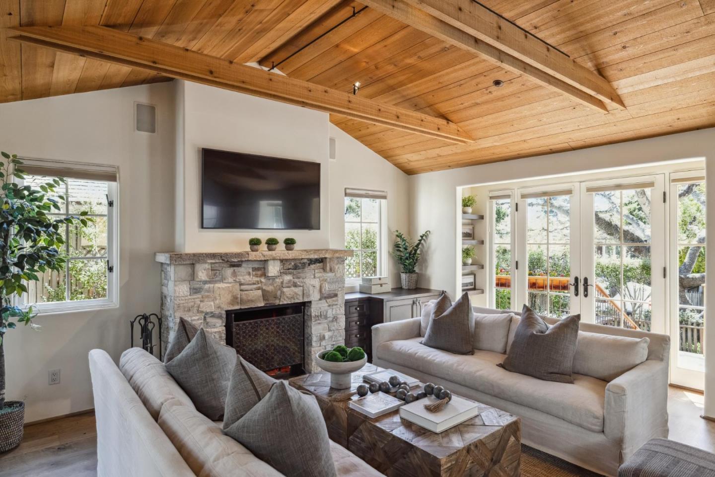 Detail Gallery Image 13 of 52 For 0 Lopez 8ne of 4th Ave, Carmel,  CA 93921 - 3 Beds | 2 Baths
