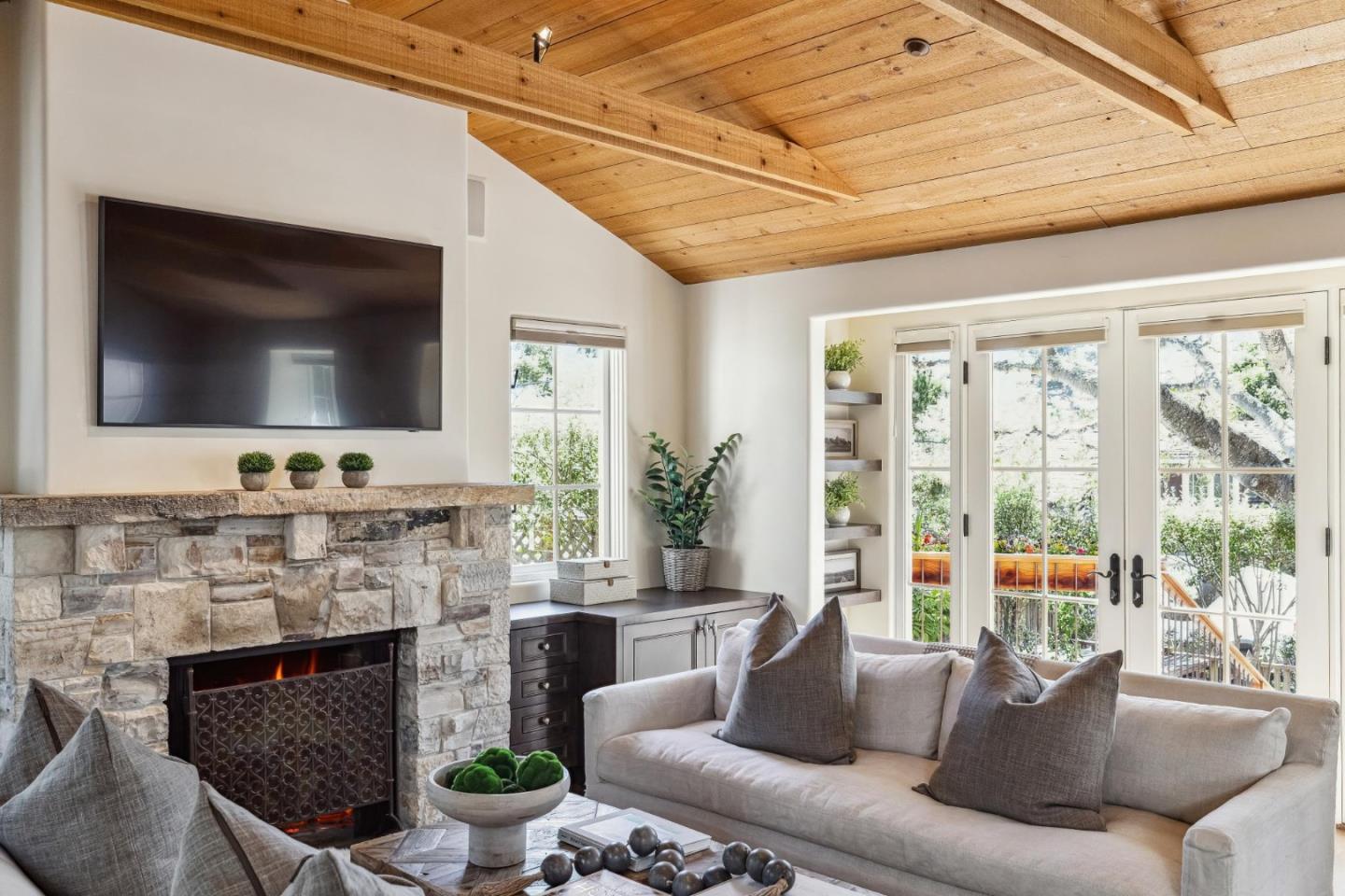 Detail Gallery Image 14 of 52 For 0 Lopez 8ne of 4th Ave, Carmel,  CA 93921 - 3 Beds | 2 Baths