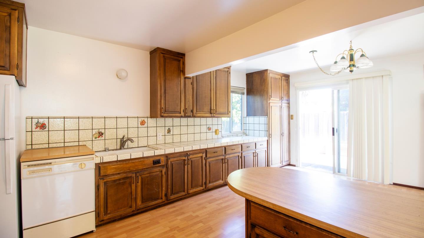 Detail Gallery Image 10 of 34 For 602 Chesterton Ave, Belmont,  CA 94002 - 3 Beds | 2 Baths