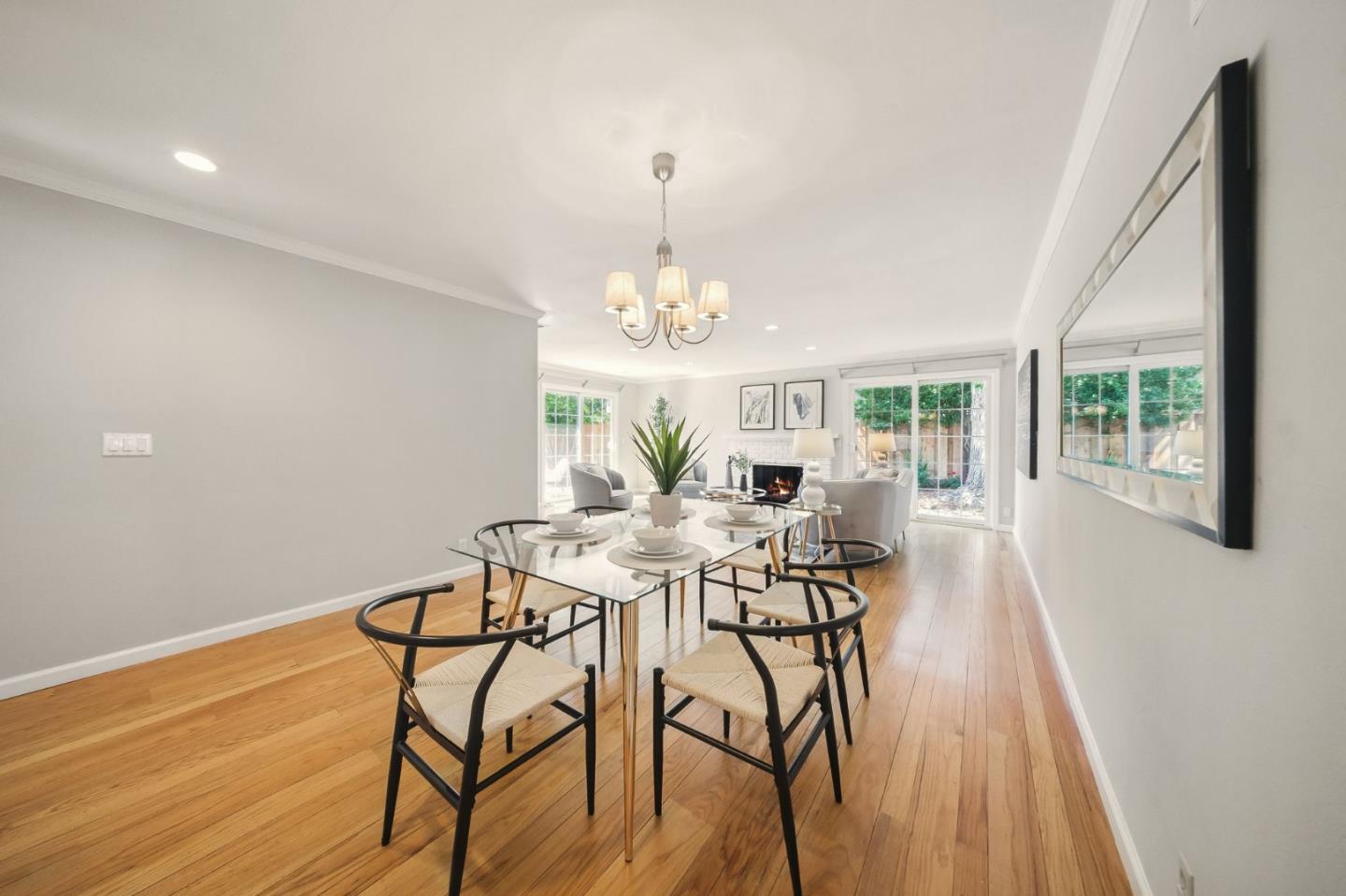 Detail Gallery Image 10 of 38 For 1079 Brighton Pl, Mountain View,  CA 94040 - 4 Beds | 2/1 Baths