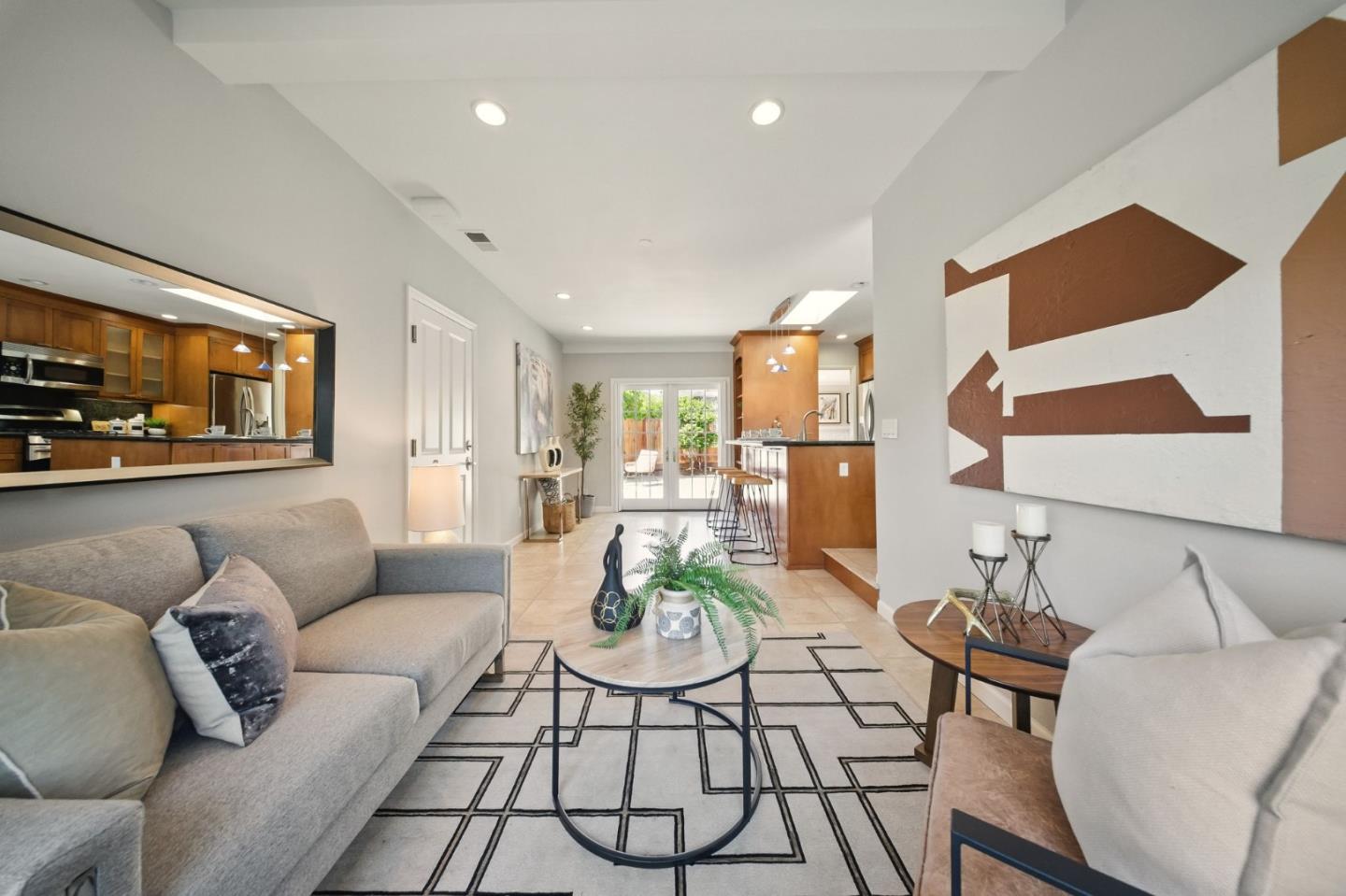 Detail Gallery Image 15 of 38 For 1079 Brighton Pl, Mountain View,  CA 94040 - 4 Beds | 2/1 Baths