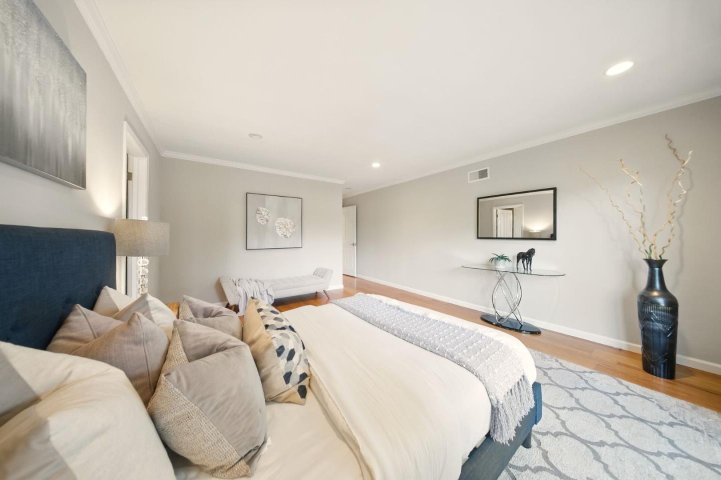 Detail Gallery Image 18 of 38 For 1079 Brighton Pl, Mountain View,  CA 94040 - 4 Beds | 2/1 Baths