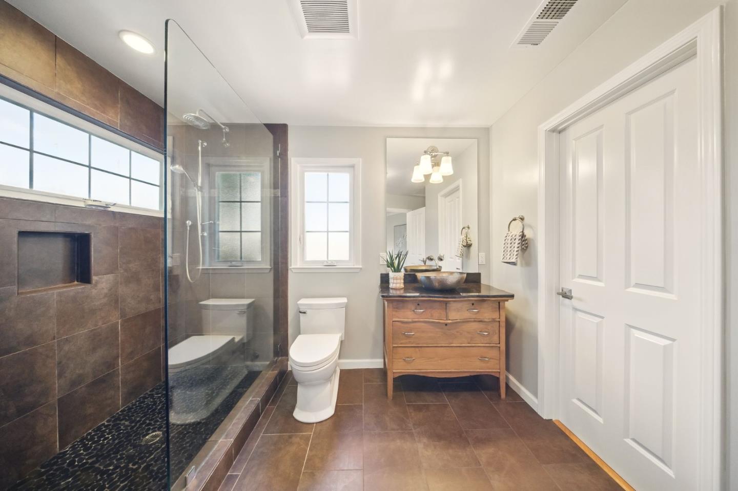Detail Gallery Image 20 of 38 For 1079 Brighton Pl, Mountain View,  CA 94040 - 4 Beds | 2/1 Baths