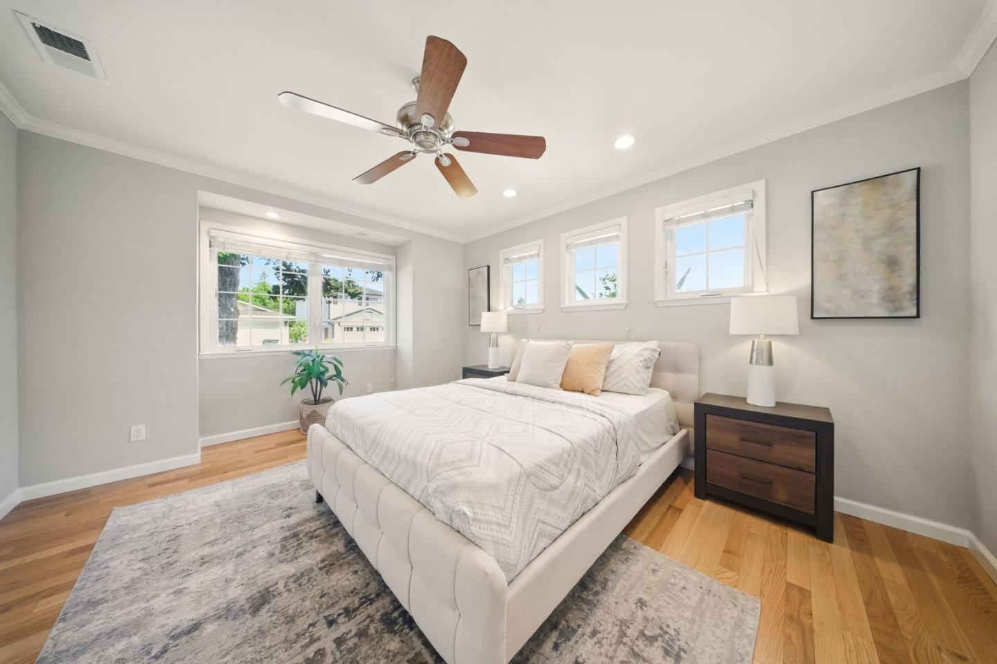 Detail Gallery Image 21 of 38 For 1079 Brighton Pl, Mountain View,  CA 94040 - 4 Beds | 2/1 Baths