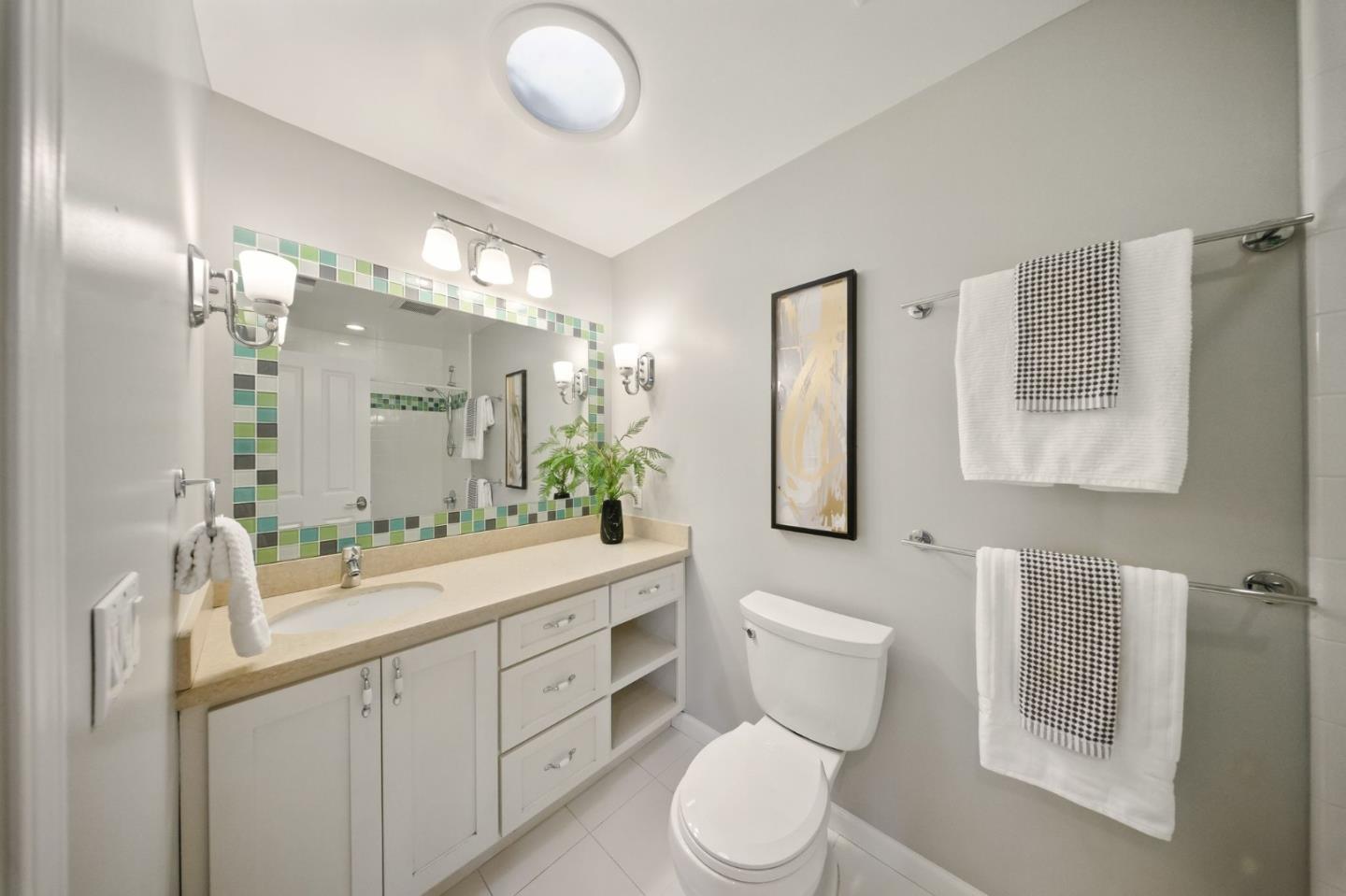 Detail Gallery Image 25 of 38 For 1079 Brighton Pl, Mountain View,  CA 94040 - 4 Beds | 2/1 Baths