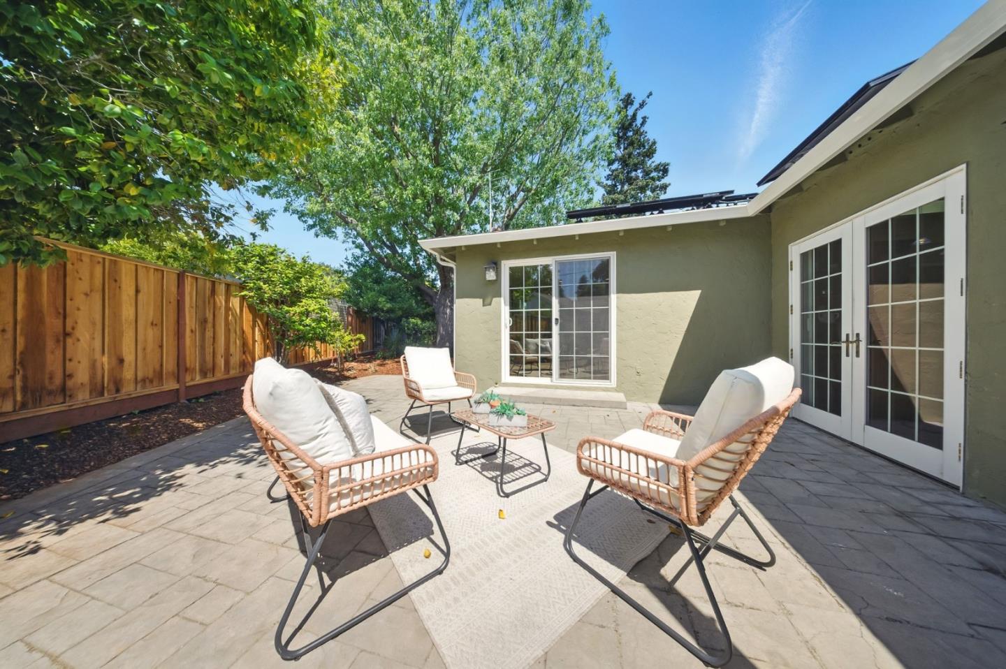 Detail Gallery Image 28 of 38 For 1079 Brighton Pl, Mountain View,  CA 94040 - 4 Beds | 2/1 Baths
