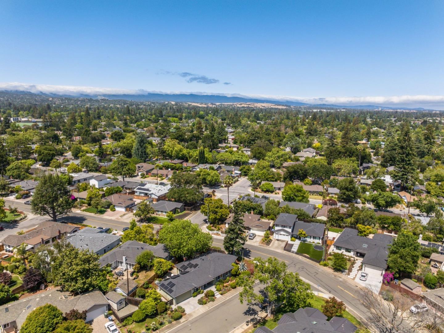 Detail Gallery Image 37 of 38 For 1079 Brighton Pl, Mountain View,  CA 94040 - 4 Beds | 2/1 Baths