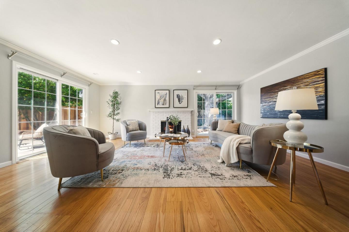 Detail Gallery Image 6 of 38 For 1079 Brighton Pl, Mountain View,  CA 94040 - 4 Beds | 2/1 Baths