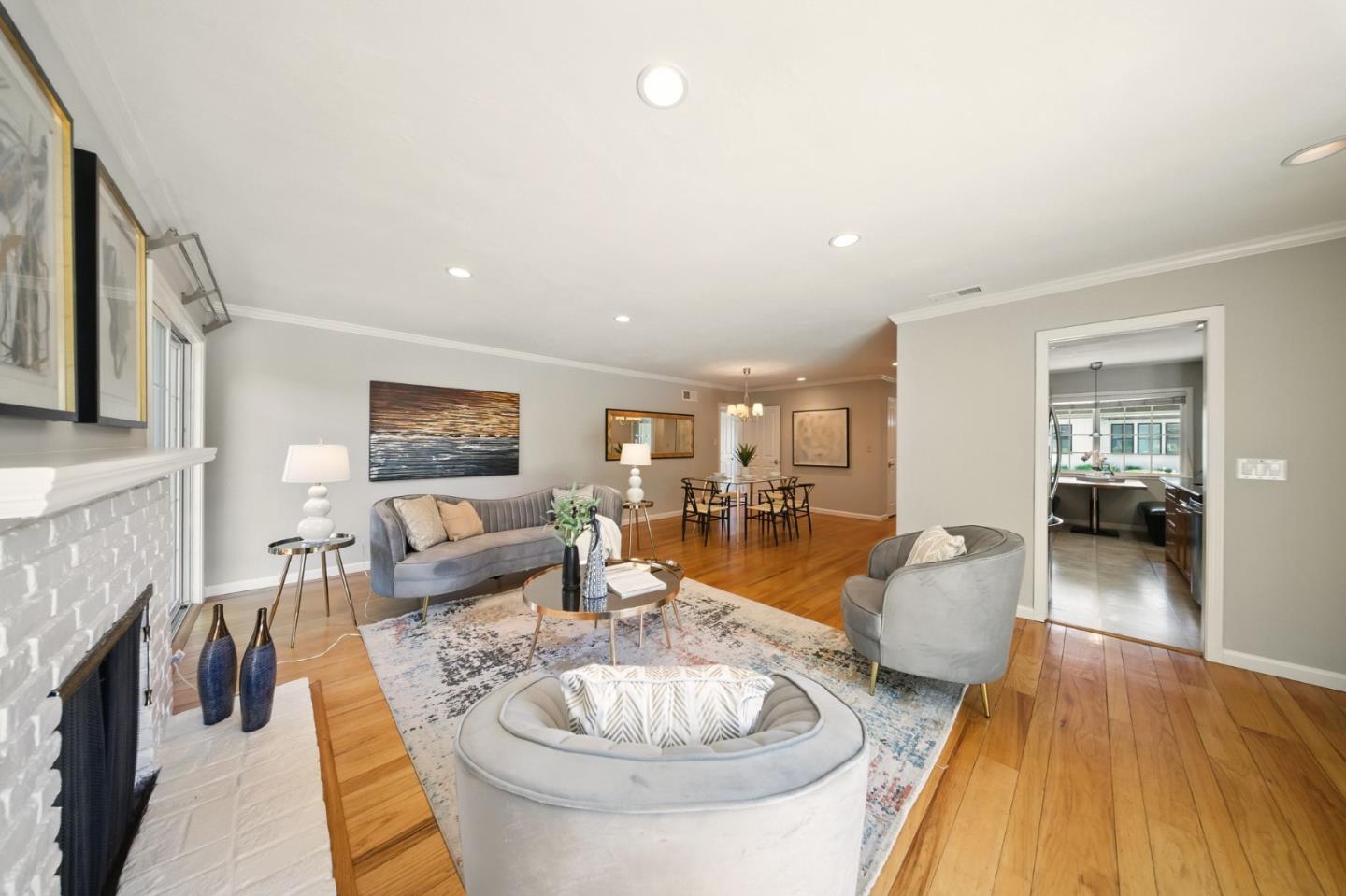 Detail Gallery Image 7 of 38 For 1079 Brighton Pl, Mountain View,  CA 94040 - 4 Beds | 2/1 Baths