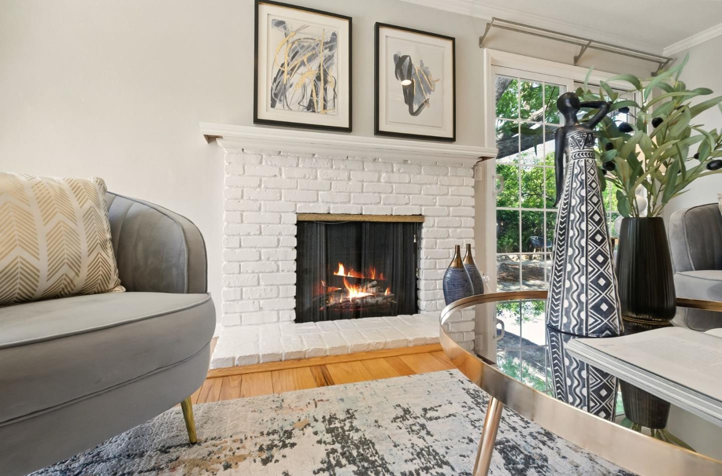 Detail Gallery Image 8 of 38 For 1079 Brighton Pl, Mountain View,  CA 94040 - 4 Beds | 2/1 Baths