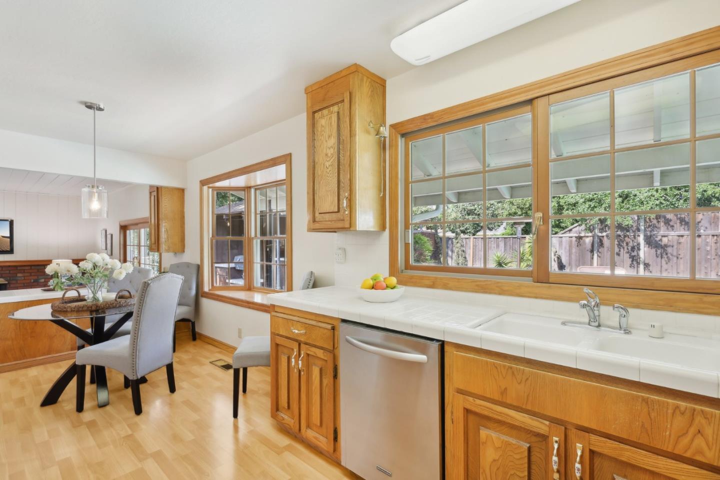 Detail Gallery Image 12 of 46 For 1130 Runnymead Dr, Los Altos,  CA 94024 - 4 Beds | 3/1 Baths