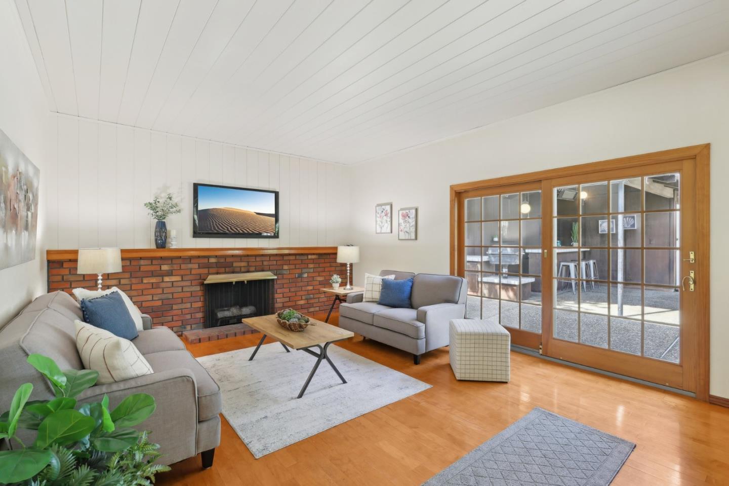 Detail Gallery Image 16 of 46 For 1130 Runnymead Dr, Los Altos,  CA 94024 - 4 Beds | 3/1 Baths