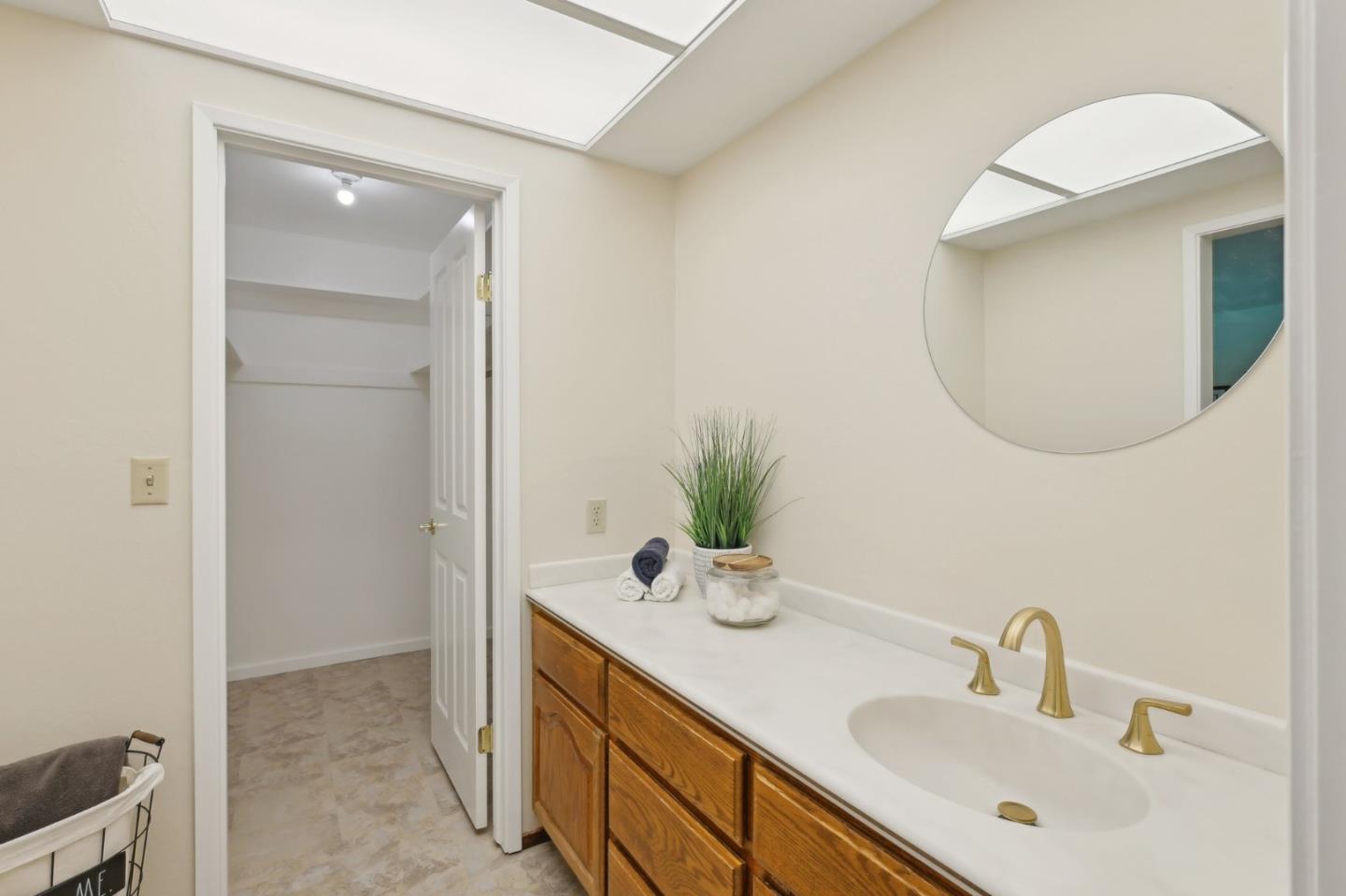 Detail Gallery Image 21 of 46 For 1130 Runnymead Dr, Los Altos,  CA 94024 - 4 Beds | 3/1 Baths