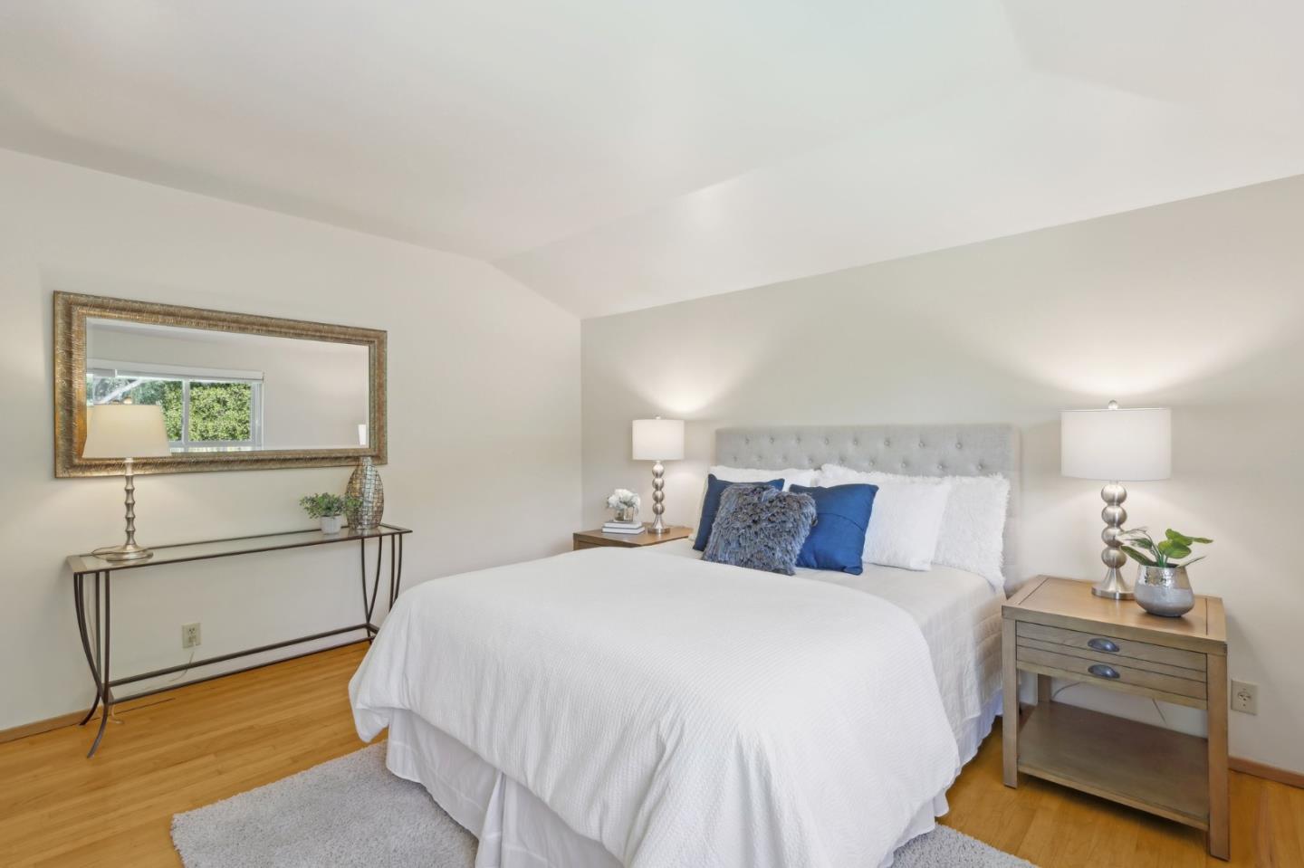 Detail Gallery Image 22 of 46 For 1130 Runnymead Dr, Los Altos,  CA 94024 - 4 Beds | 3/1 Baths