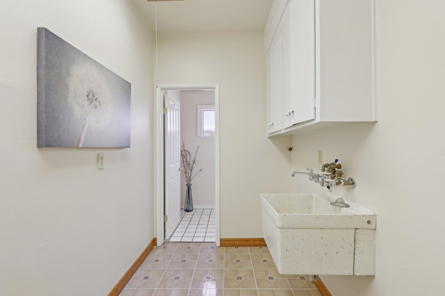 Detail Gallery Image 31 of 46 For 1130 Runnymead Dr, Los Altos,  CA 94024 - 4 Beds | 3/1 Baths