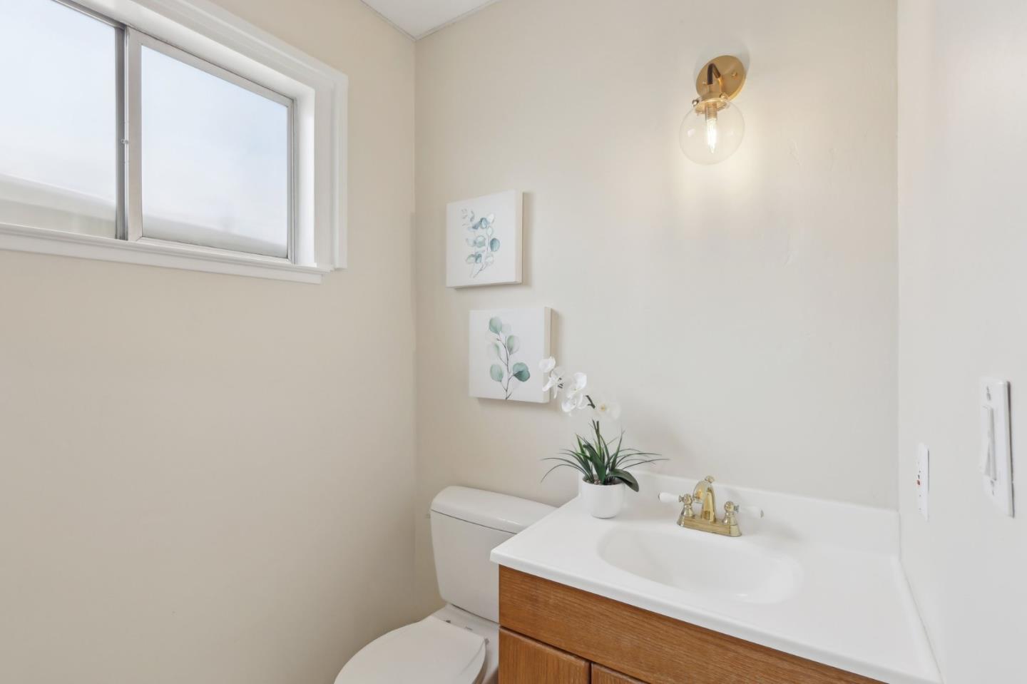 Detail Gallery Image 32 of 46 For 1130 Runnymead Dr, Los Altos,  CA 94024 - 4 Beds | 3/1 Baths