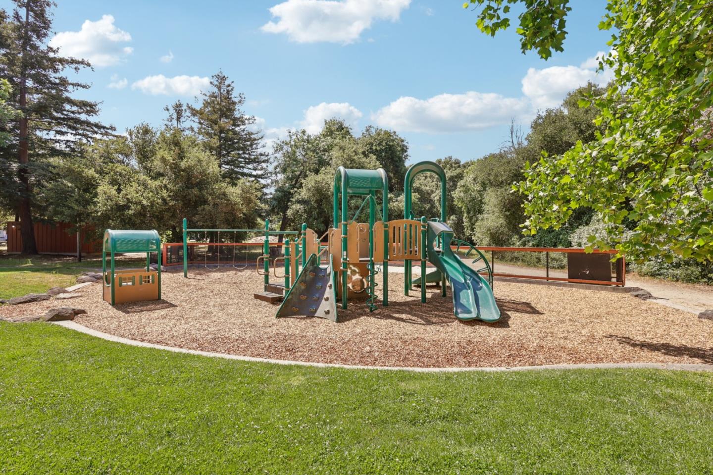Detail Gallery Image 40 of 46 For 1130 Runnymead Dr, Los Altos,  CA 94024 - 4 Beds | 3/1 Baths