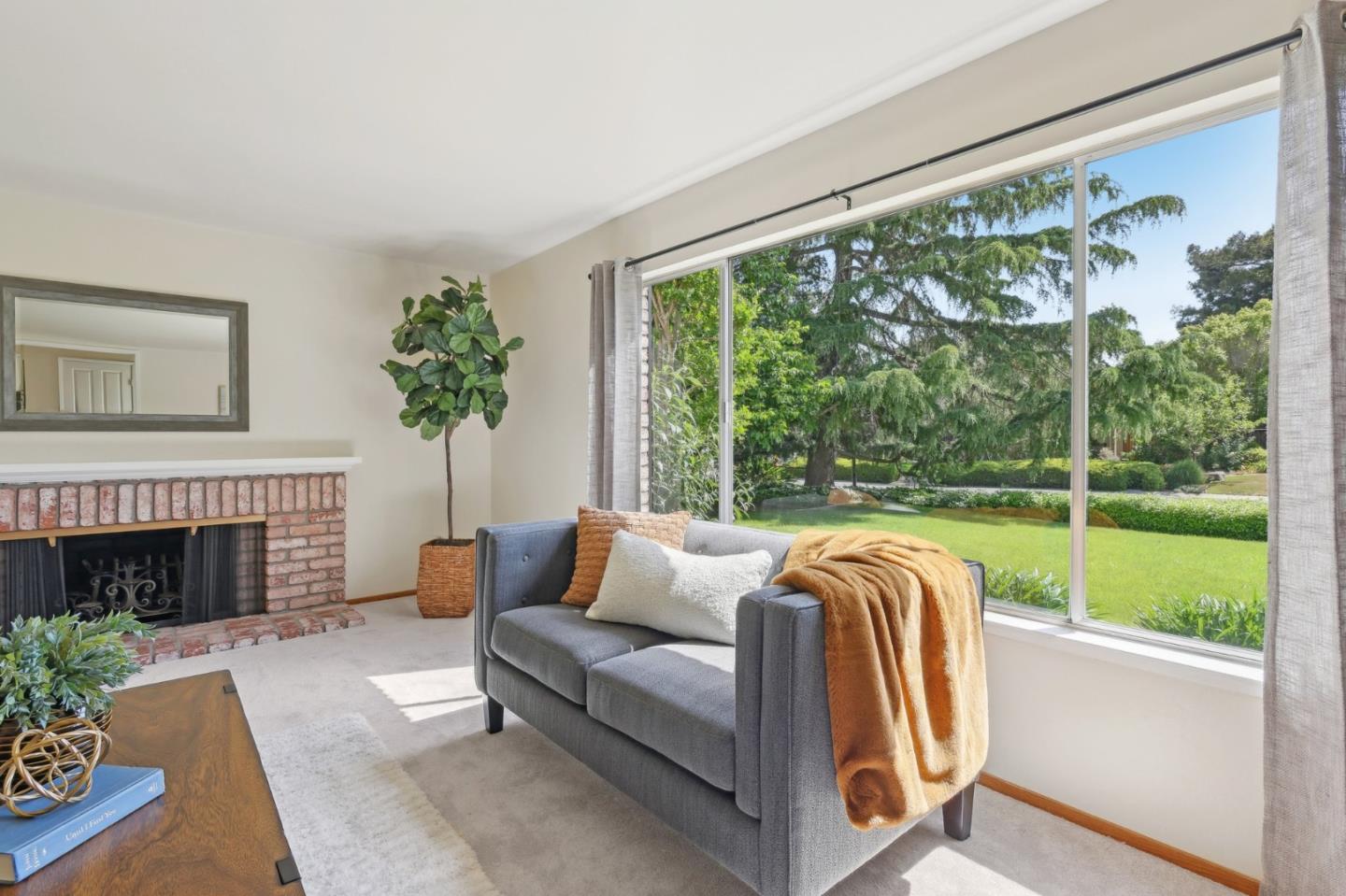 Detail Gallery Image 5 of 46 For 1130 Runnymead Dr, Los Altos,  CA 94024 - 4 Beds | 3/1 Baths