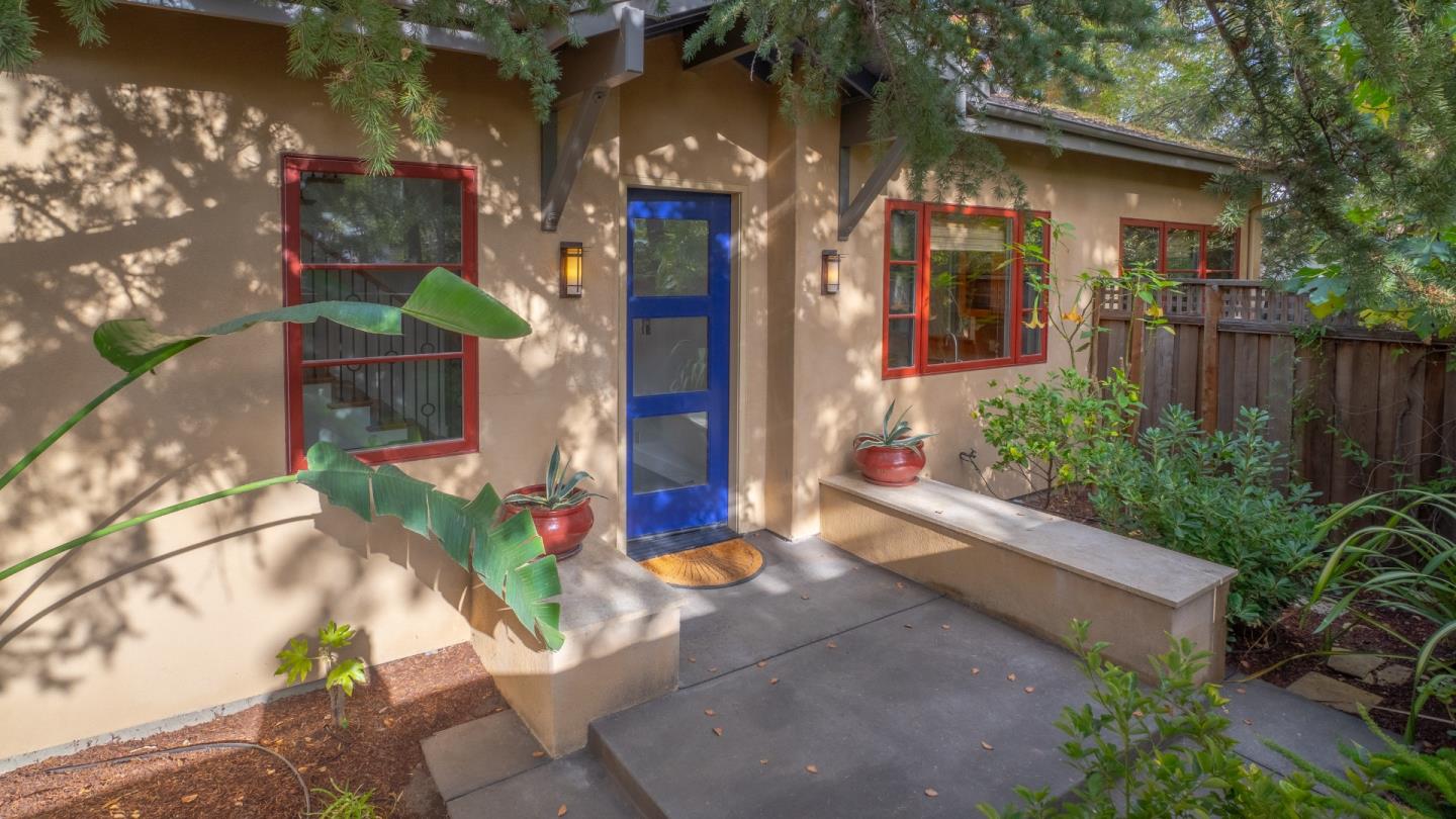 Detail Gallery Image 3 of 19 For 1999 Camino De Los Robles, Menlo Park,  CA 94025 - 4 Beds | 2/1 Baths