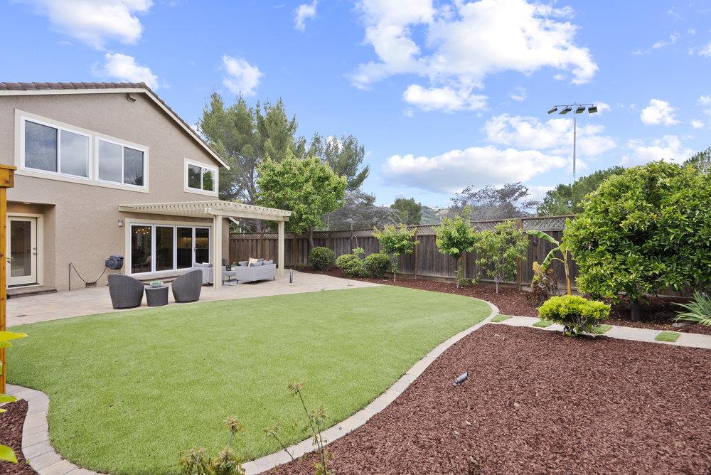 Detail Gallery Image 41 of 57 For 100 Dundee Ln, San Carlos,  CA 94070 - 4 Beds | 3 Baths