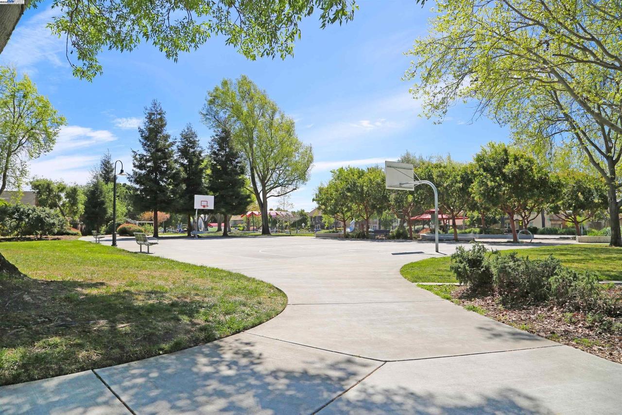 Detail Gallery Image 24 of 26 For 207 Montevina Way, Hayward,  CA 94545 - 3 Beds | 3/1 Baths