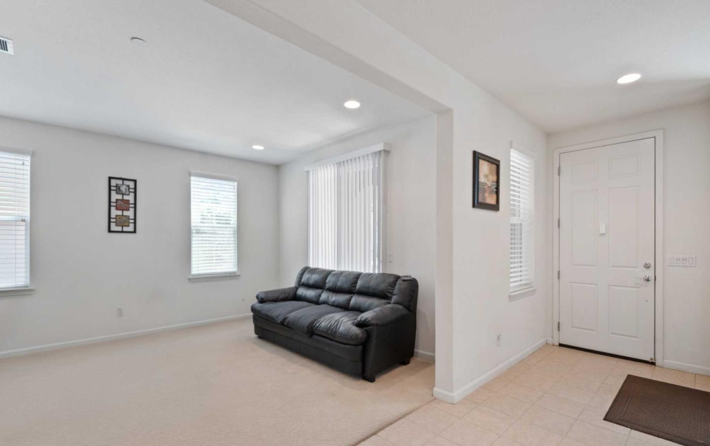 Detail Gallery Image 9 of 26 For 207 Montevina Way, Hayward,  CA 94545 - 3 Beds | 3/1 Baths