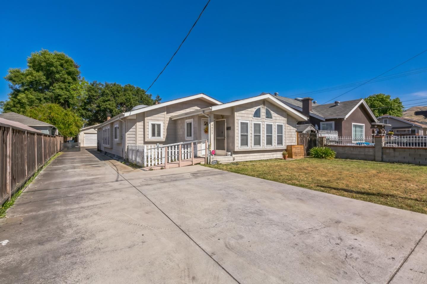 Detail Gallery Image 3 of 29 For 4473 Alum Rock Ave, San Jose,  CA 95127 - 3 Beds | 2 Baths