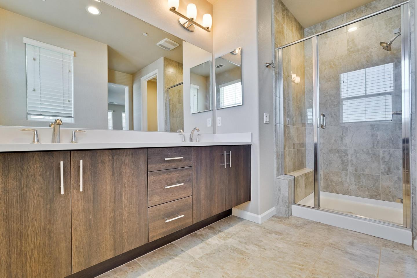 Detail Gallery Image 26 of 57 For 867 Maple Pl, East Palo Alto,  CA 94303 - 4 Beds | 2/1 Baths