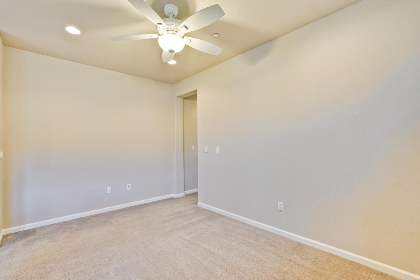 Detail Gallery Image 30 of 57 For 867 Maple Pl, East Palo Alto,  CA 94303 - 4 Beds | 2/1 Baths
