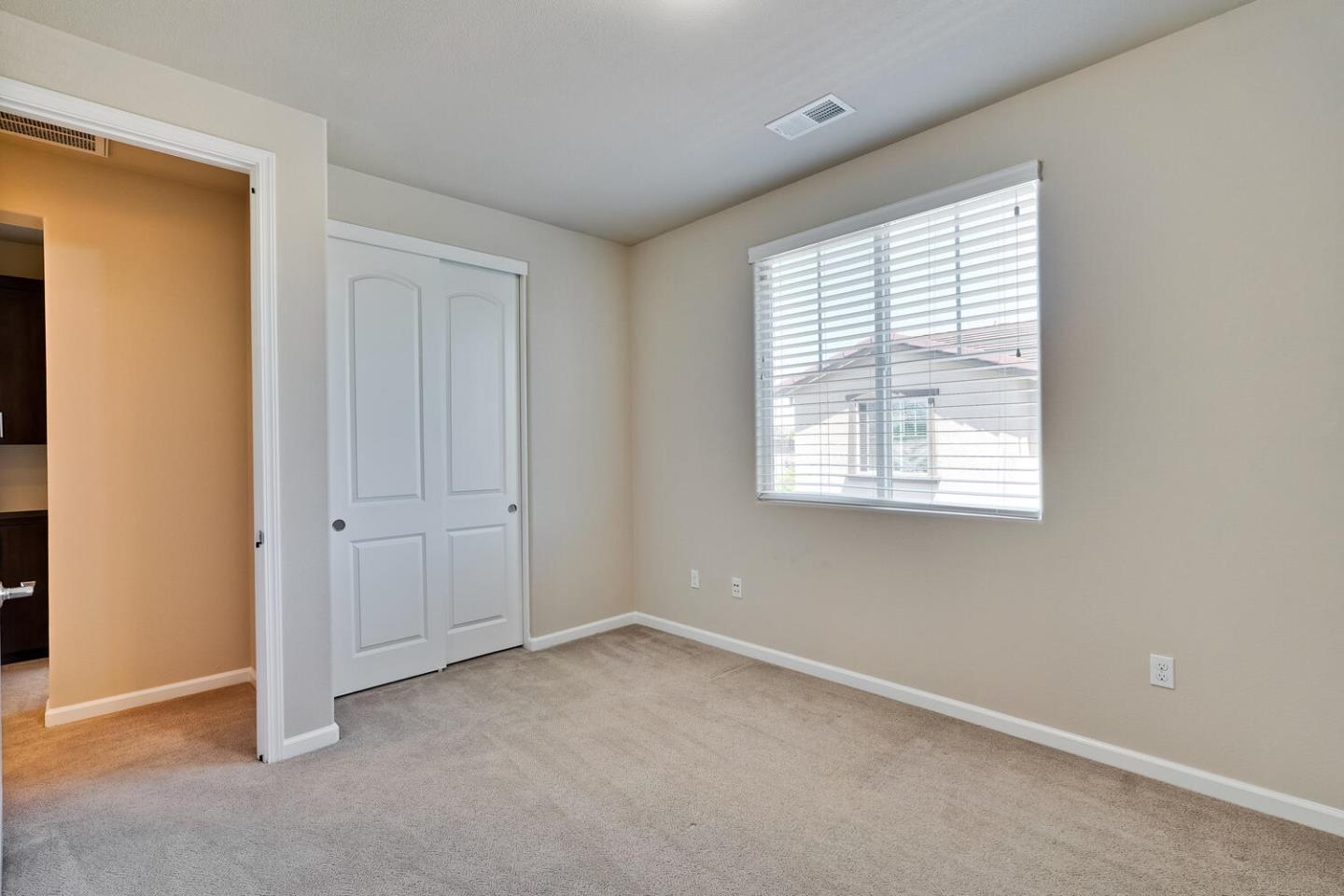 Detail Gallery Image 34 of 57 For 867 Maple Pl, East Palo Alto,  CA 94303 - 4 Beds | 2/1 Baths