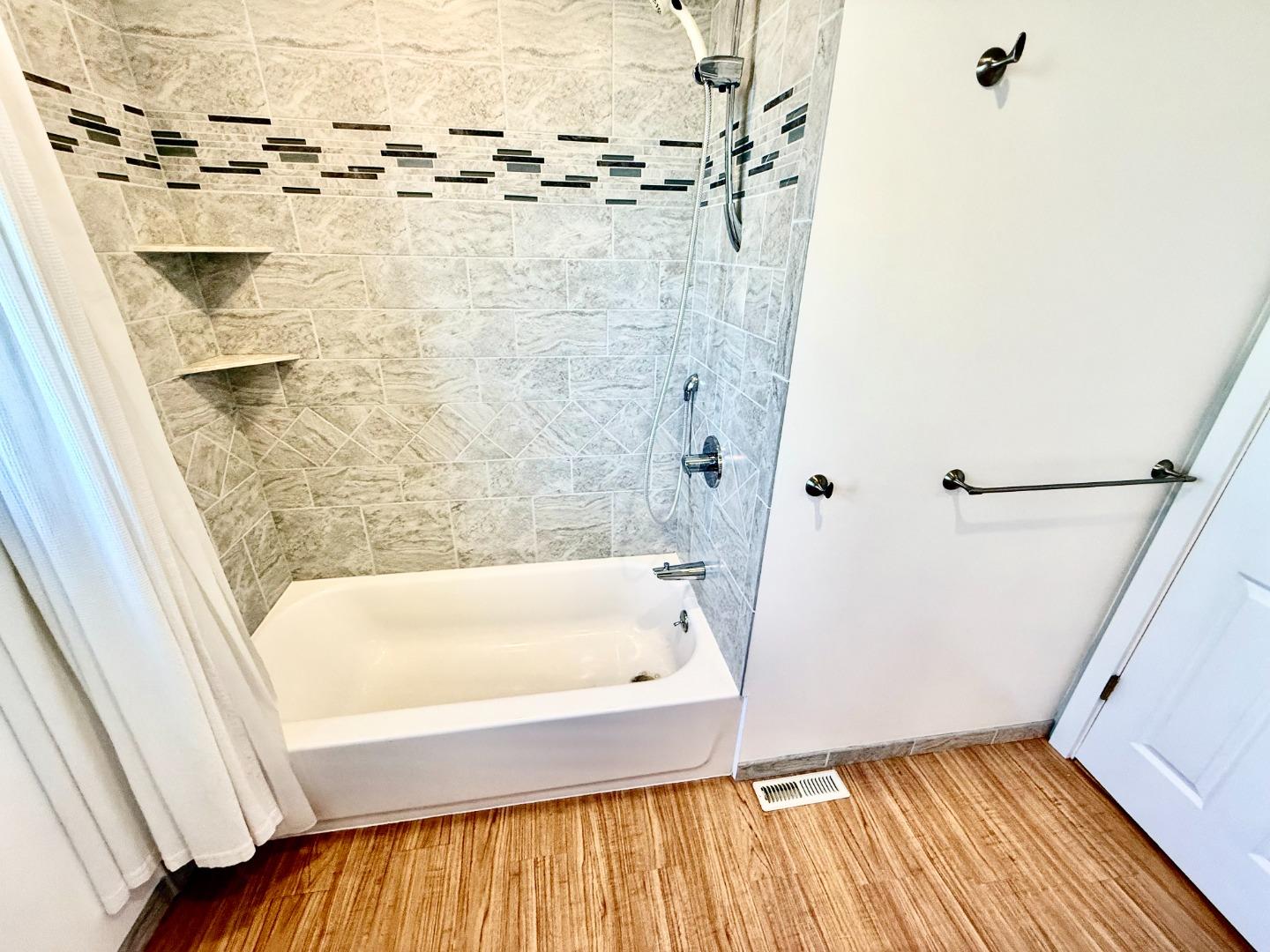 Detail Gallery Image 17 of 29 For 1870 Andrew Ct, Seaside,  CA 93955 - 2 Beds | 2 Baths