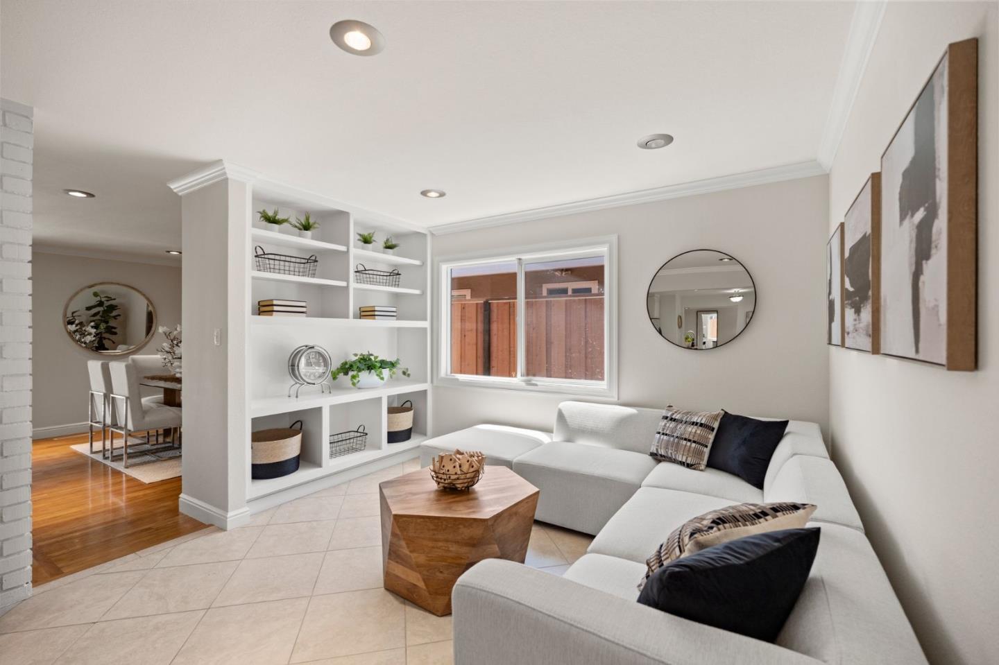Detail Gallery Image 13 of 47 For 1114 S Genevieve Ln, San Jose,  CA 95128 - 5 Beds | 4 Baths