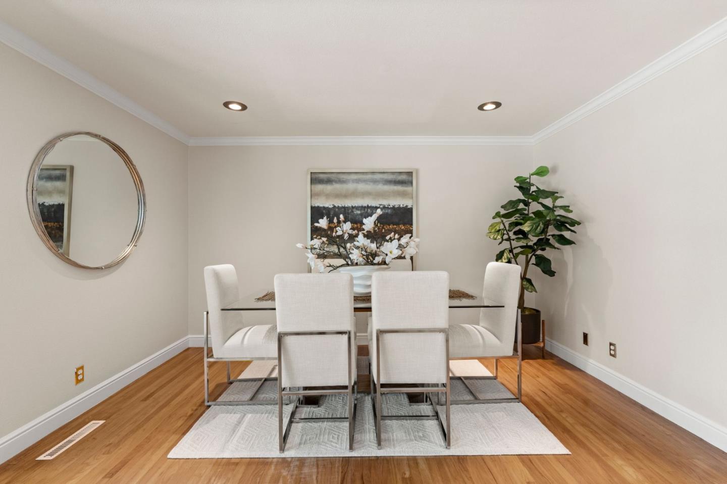 Detail Gallery Image 18 of 47 For 1114 S Genevieve Ln, San Jose,  CA 95128 - 5 Beds | 4 Baths