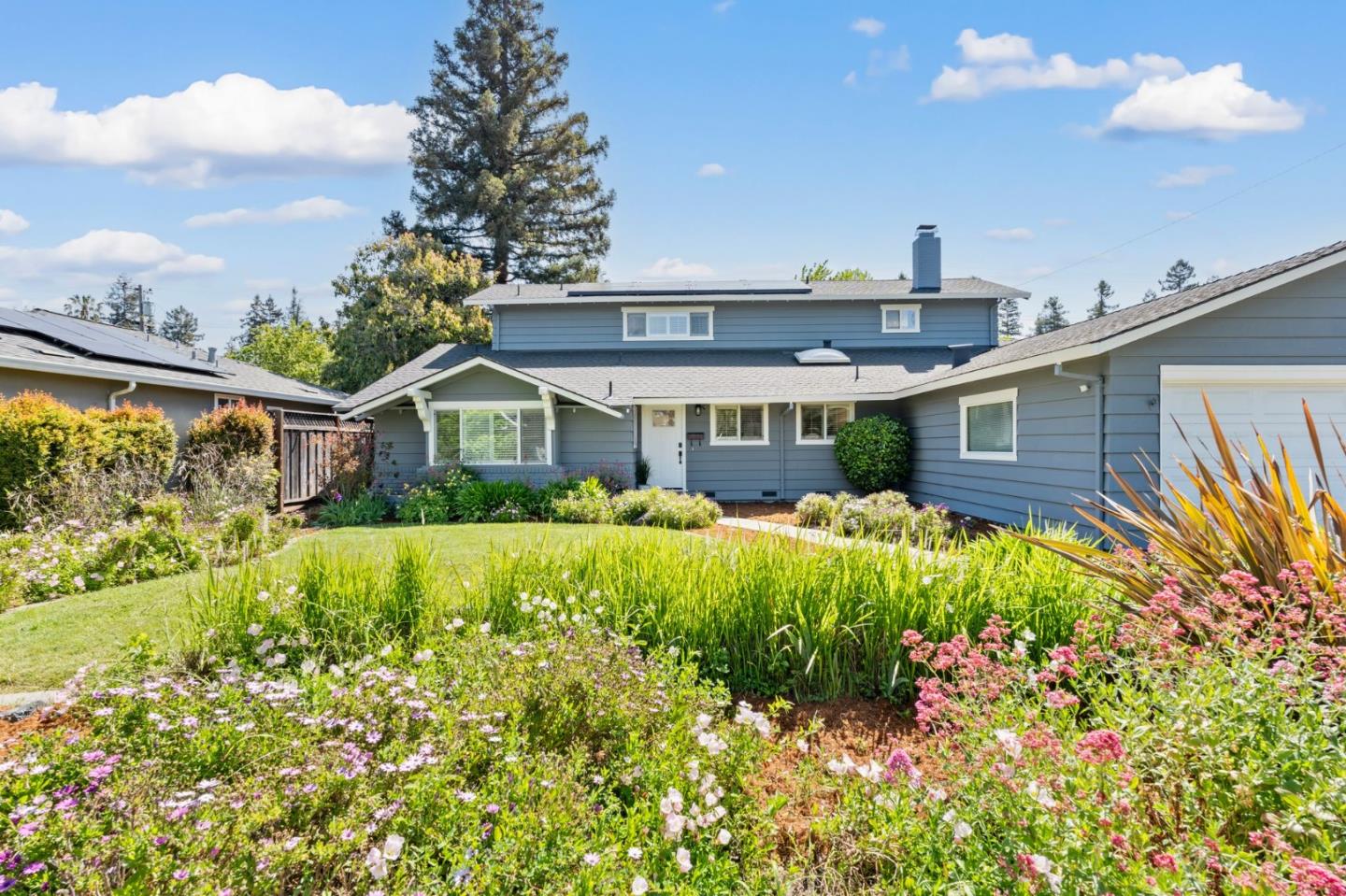 Detail Gallery Image 2 of 47 For 1114 S Genevieve Ln, San Jose,  CA 95128 - 5 Beds | 4 Baths