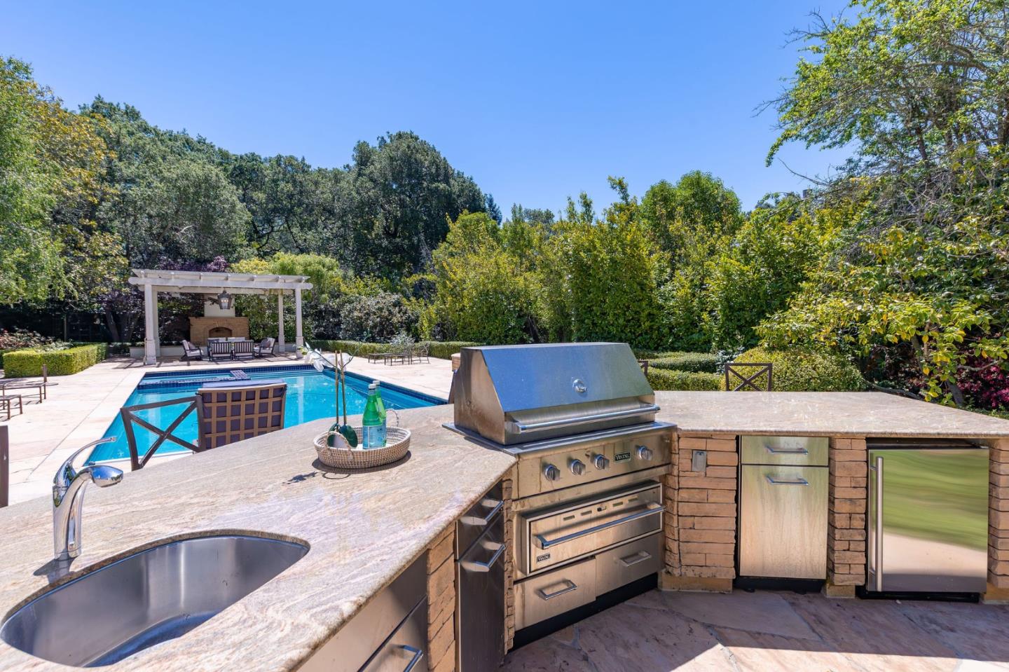 Detail Gallery Image 104 of 133 For 2181 Parkside Ave, Hillsborough,  CA 94010 - 7 Beds | 6/2 Baths