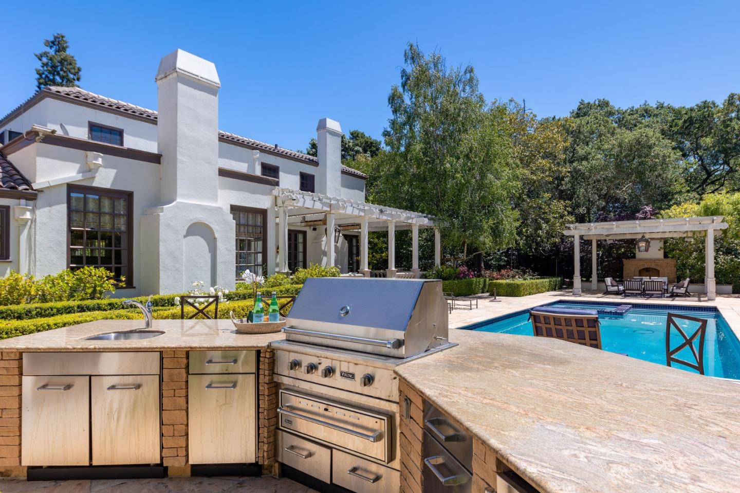 Detail Gallery Image 105 of 133 For 2181 Parkside Ave, Hillsborough,  CA 94010 - 7 Beds | 6/2 Baths