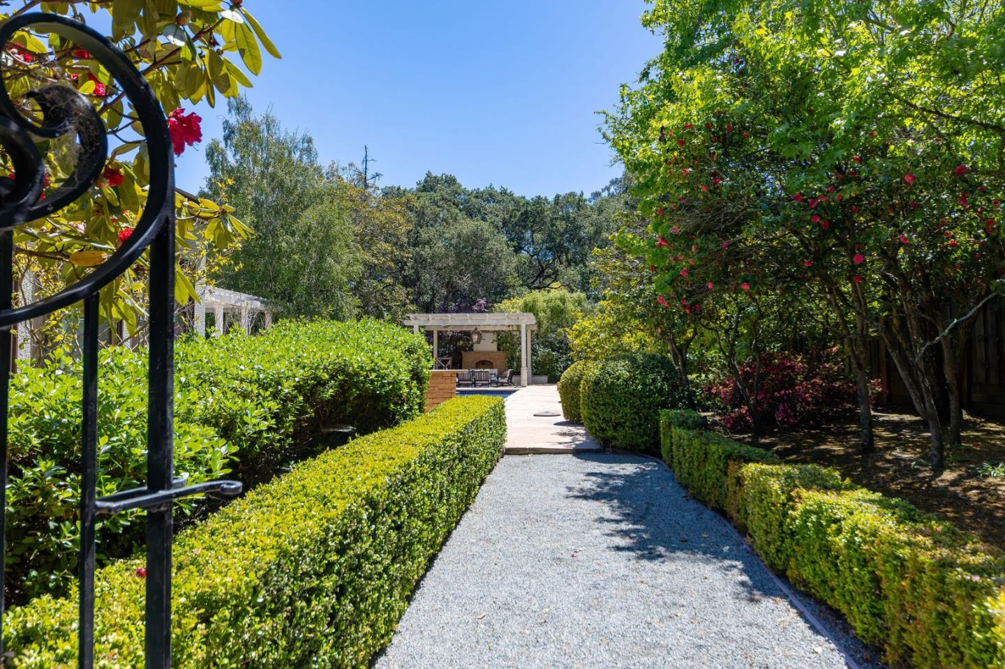 Detail Gallery Image 109 of 133 For 2181 Parkside Ave, Hillsborough,  CA 94010 - 7 Beds | 6/2 Baths